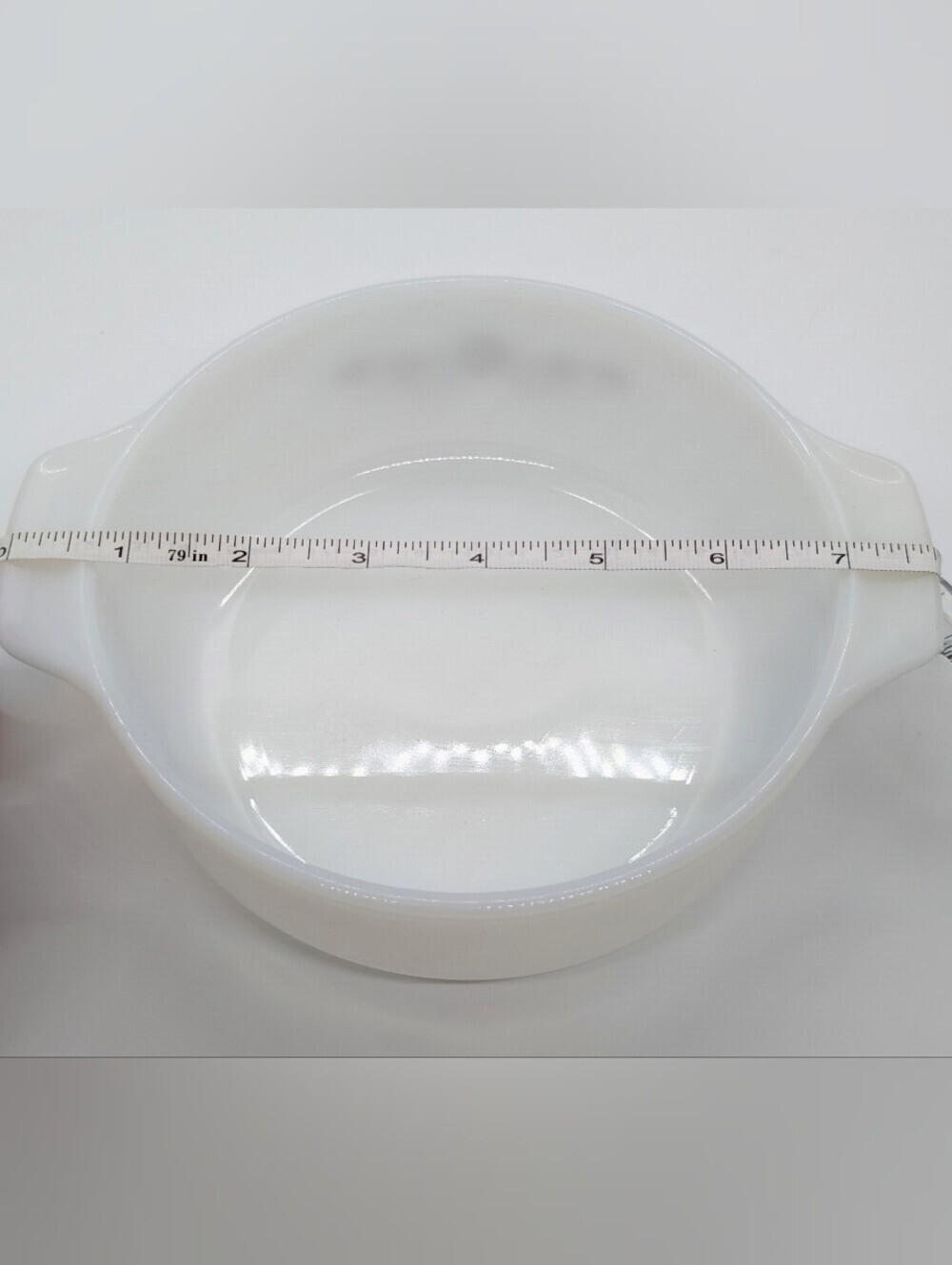 Vintage Dynaware Pyr-O-Rey Milk Glass Round Casserole Dish With Daisy Pattern - Picture 7 of 8